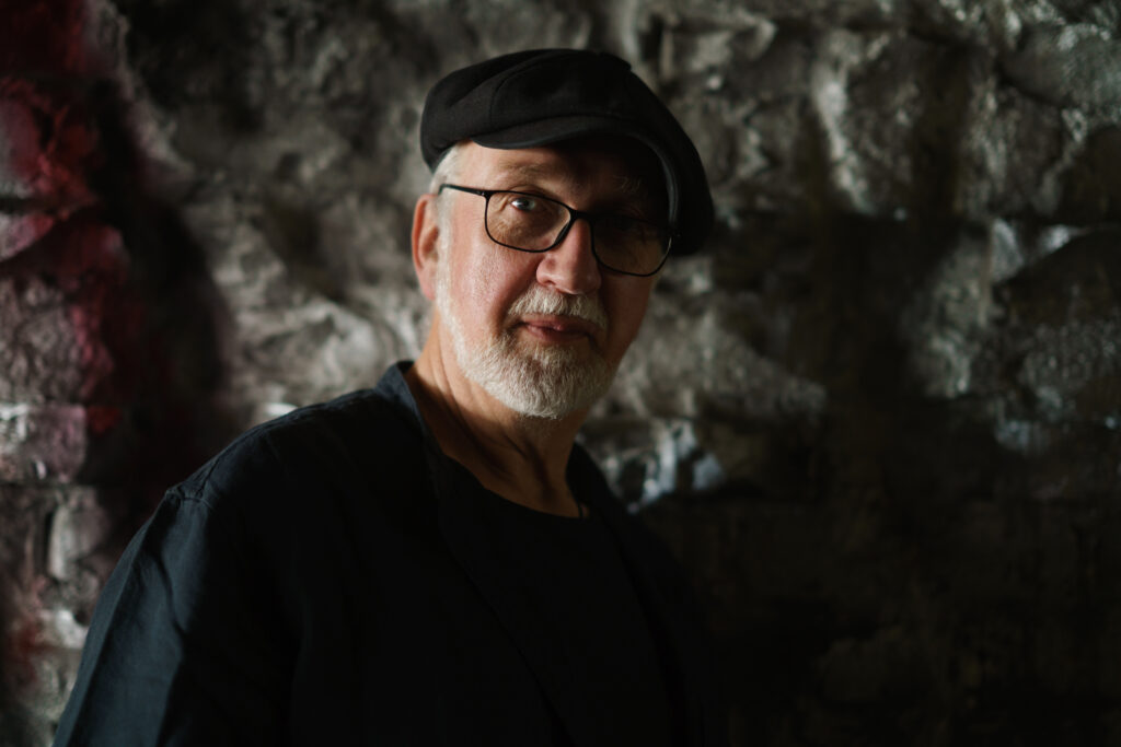 Portrtait Photo of Ian Melrose